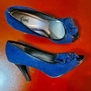 Fioni blue suede heels